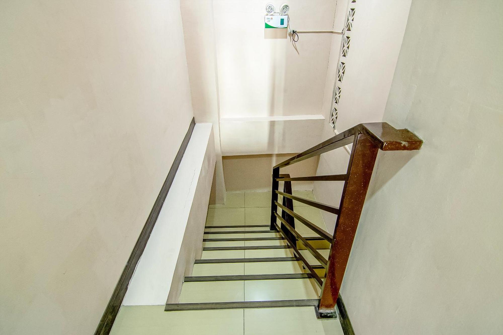 Oyo 766 Ichehan Apartments Manila Exteriör bild
