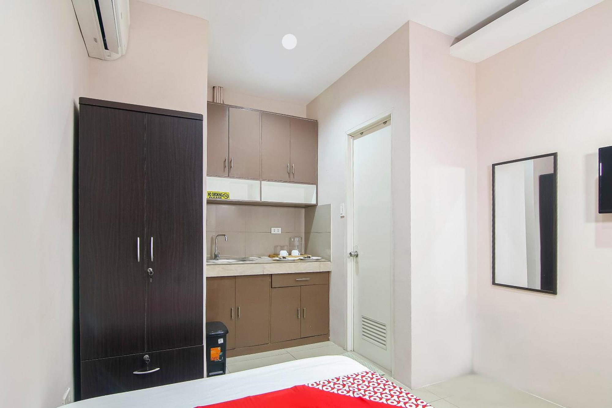 Oyo 766 Ichehan Apartments Manila Exteriör bild