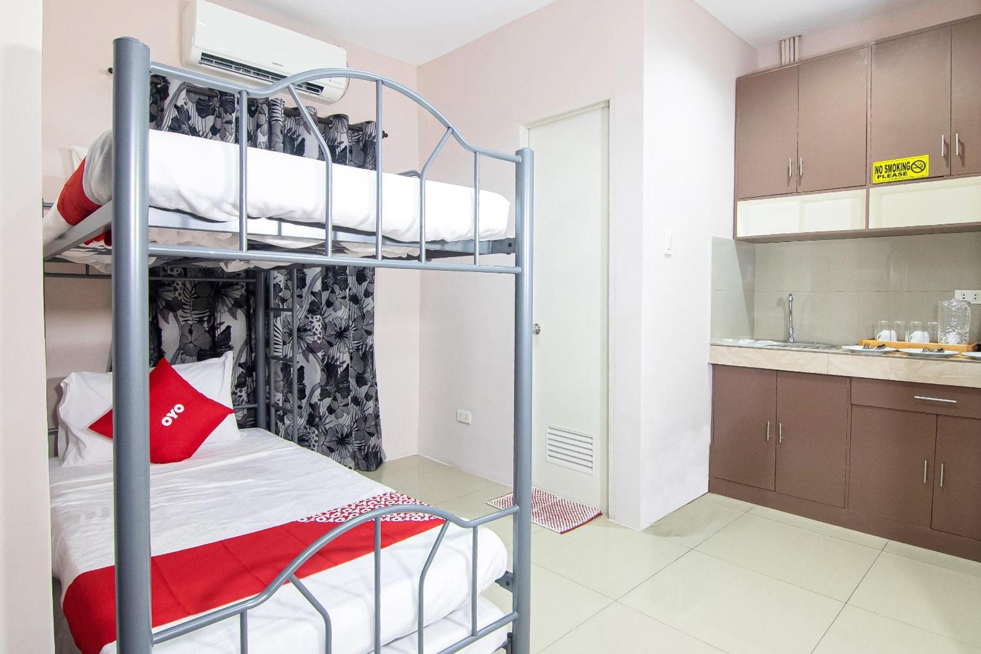 Oyo 766 Ichehan Apartments Manila Exteriör bild